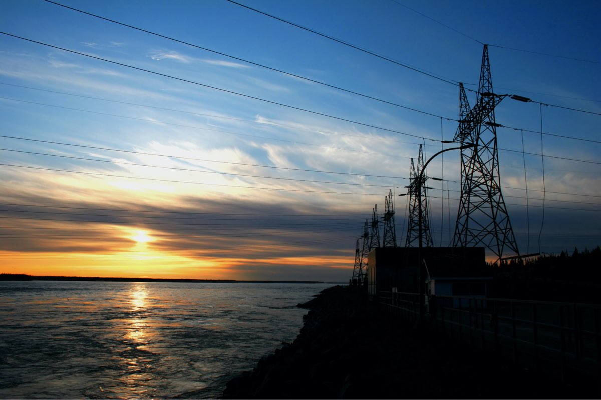 Long Spruce Generating Station’s outgoing transmission lines bringing clean, renewable power to our customers’ fingertips. 