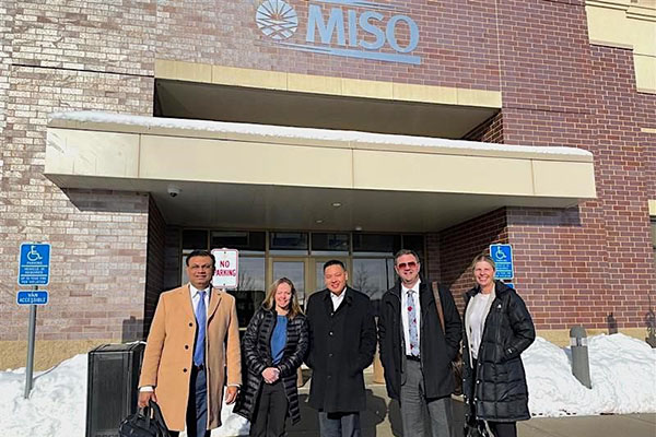 From left to right: Nikhil Karanwal, Director, Energy Markets; Lauren MacMillan, Section Head, Wholesale Power Marketing; Alex Chiang, Vice-President, Customer Solutions & Experience; Scott Powell, Director, Corporate Communications; and Karyn Scanlon, Department Manager, Energy Markets Strategies and Wholesale Marketing Department during a recent meeting with MISO in Minnesota.